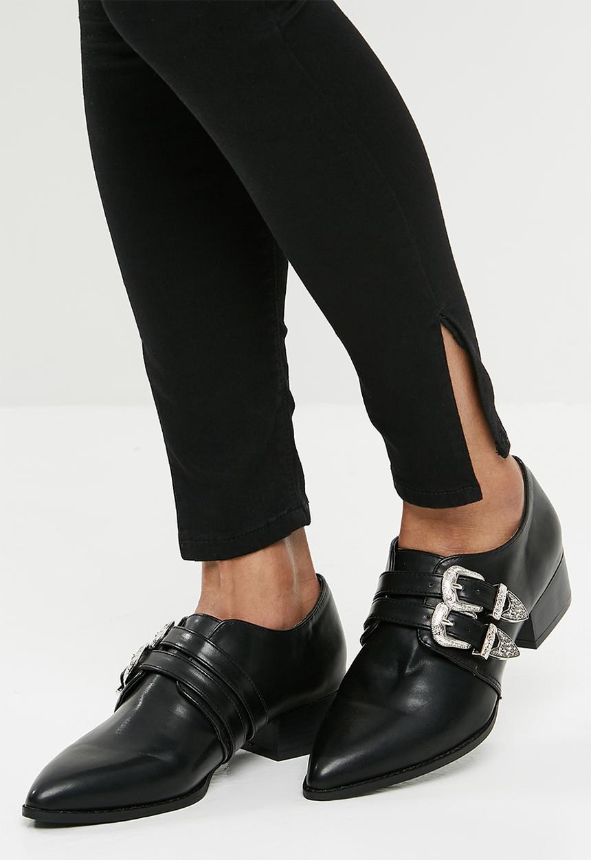Superbalist - Pointed toe buckle brogue - black