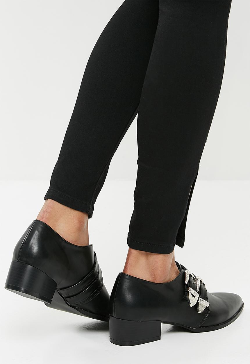 Superbalist - Pointed toe buckle brogue - black