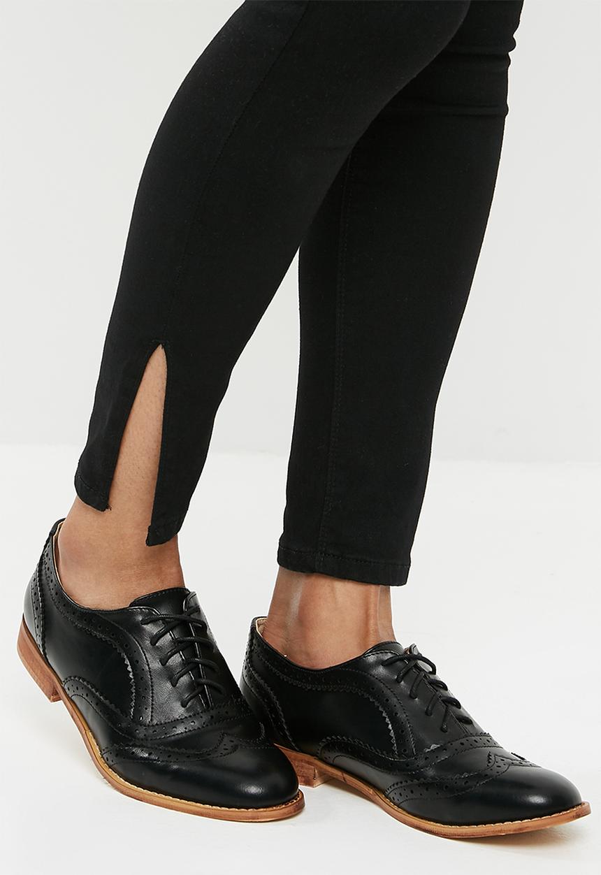 Superbalist - Lace up brogue - black