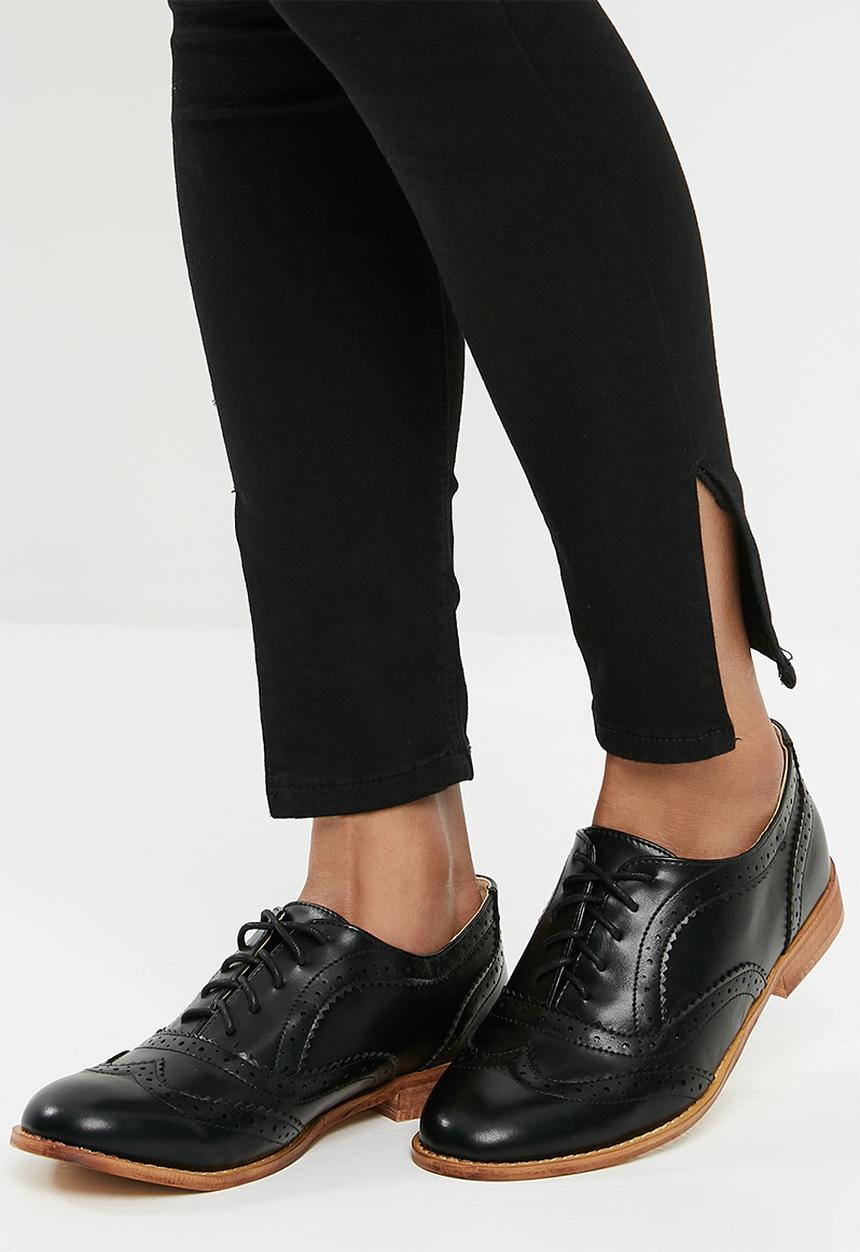 Superbalist - Lace up brogue - black