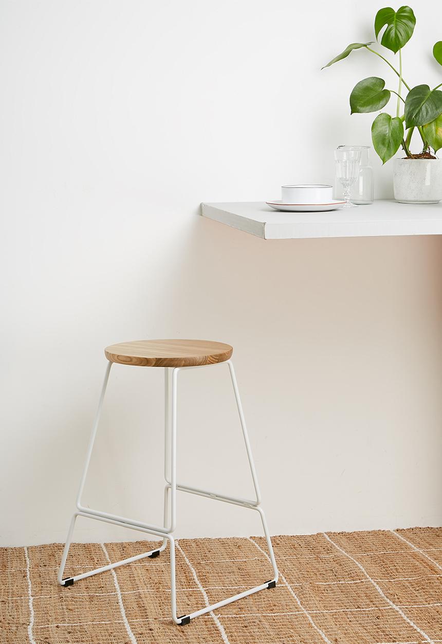 U3 - Rea counter stool - white