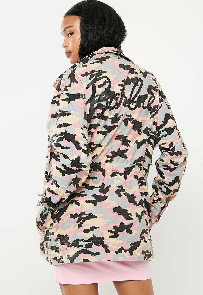 Missguided - Barbie logo camouflage jacket - multi 