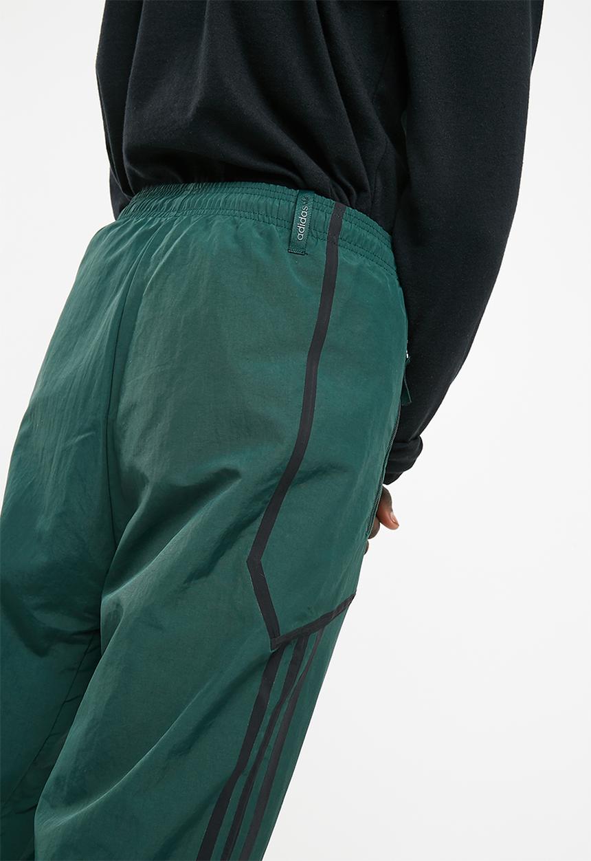 adidas Originals - Taped wind pant - green 