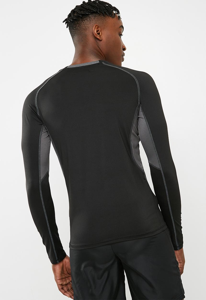 basicthread - Poly stretch panel tee - black 