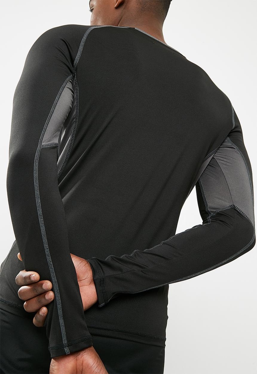 basicthread - Poly stretch panel tee - black 