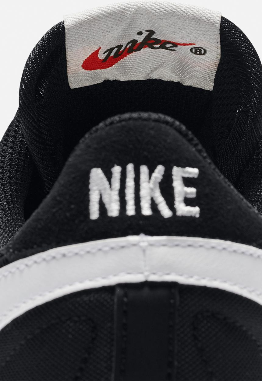 Nike - Pre-Love O.X. - Black / Summit white