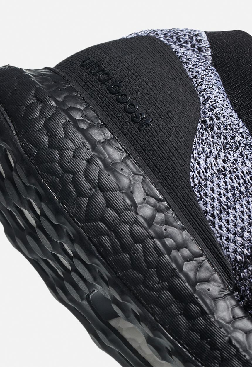 adidas Performance - UltraBOOST Laceless  - core black / white