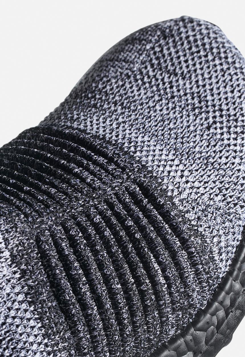 adidas Performance - UltraBOOST Laceless  - core black / white