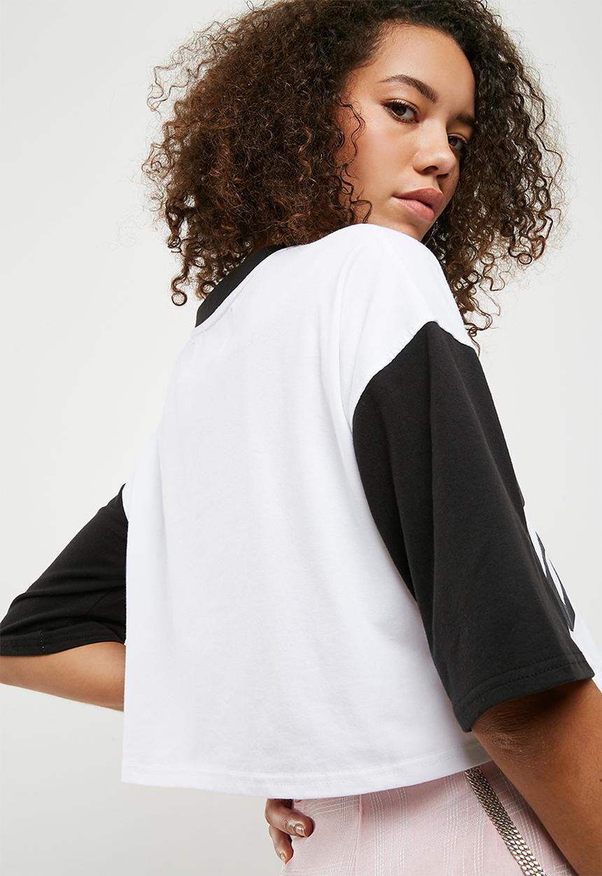 Missguided - Barbie mono contrast crop T-shirt - white & black 