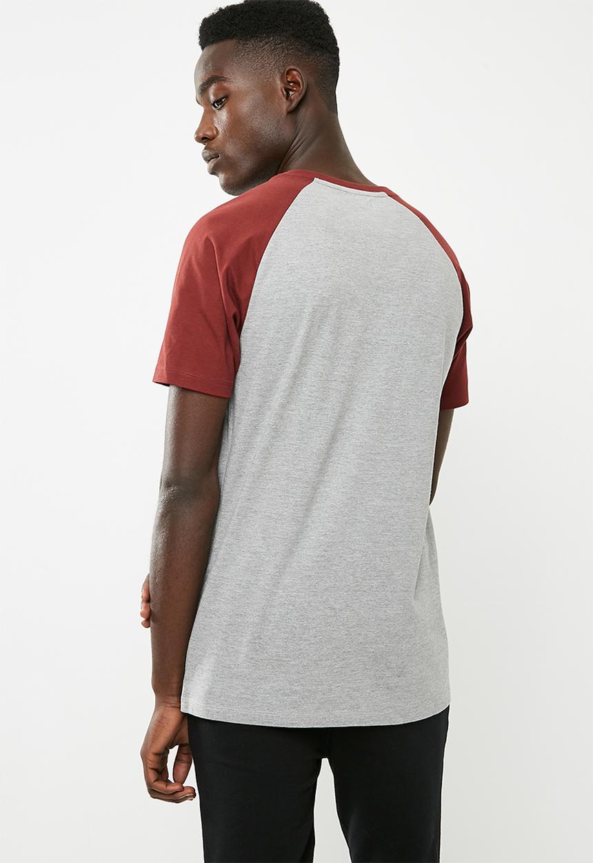 Superbalist - Short sleeve raglan crew neck tee - burgundy & grey 