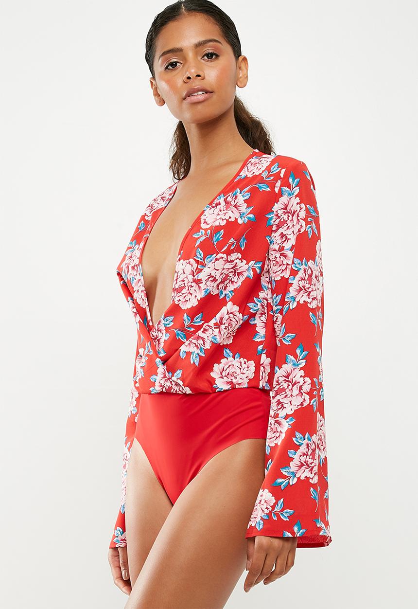 Missguided - Drape plunge flare sleeve bodysuit - red 