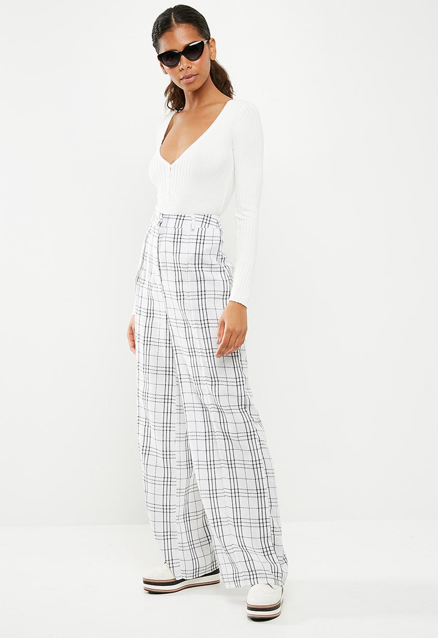 Missguided - Extreme plunge body with button detail - white 