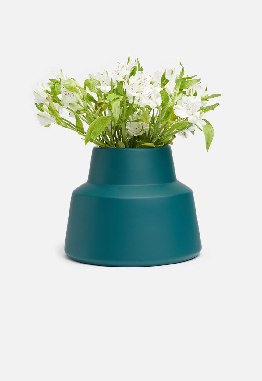 Grey Gardens - Hex vase - teal