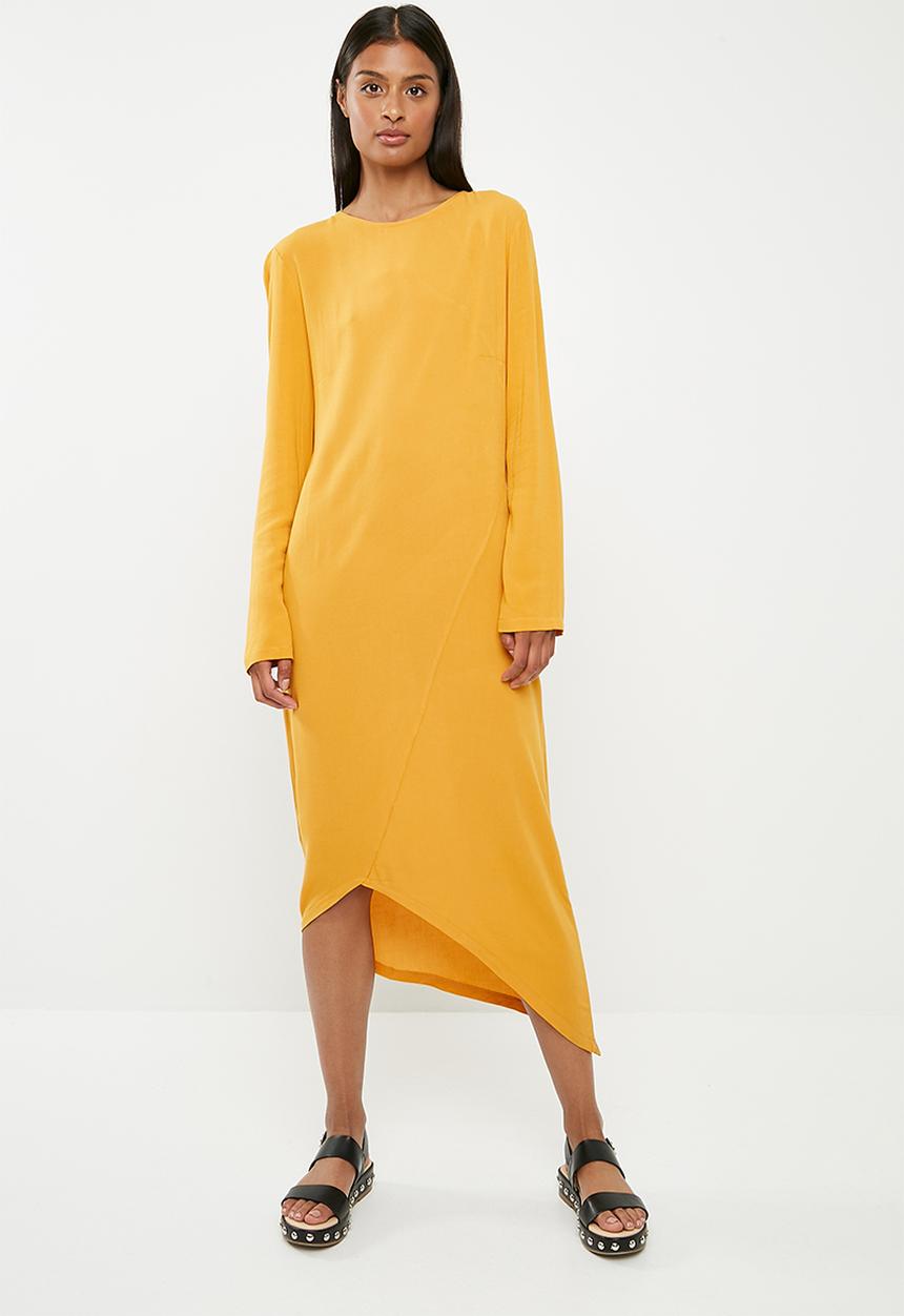 Superbalist - Asymetric back cut out midi dress - yellow