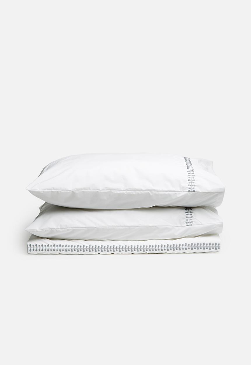 Sheraton Textiles - Elfin embroidered duvet cover set - white & grey
