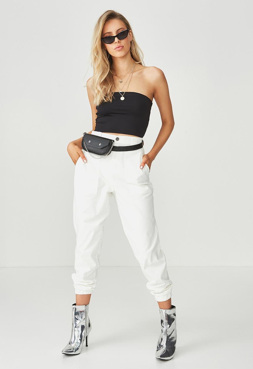 Supré  - Luxe strapless crop -black