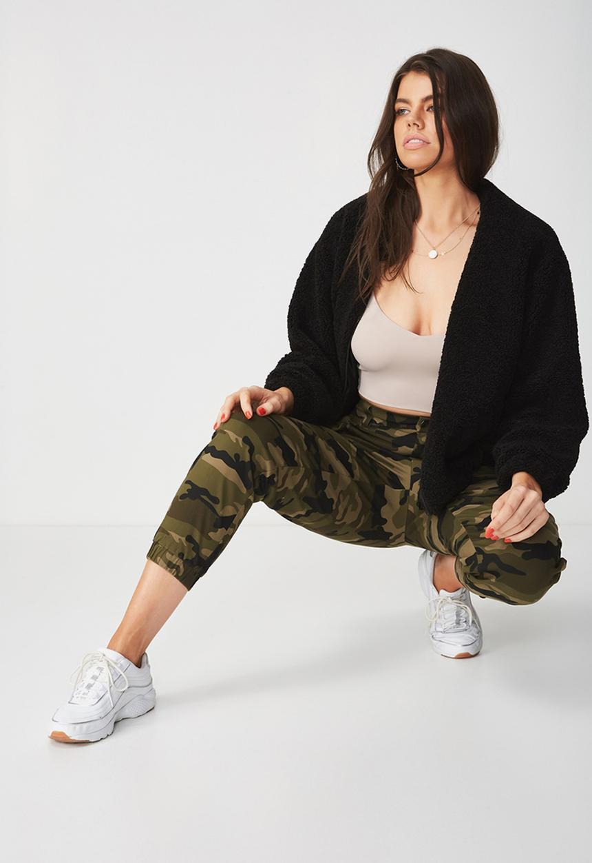 Supré  - Luxe crop cami - natural