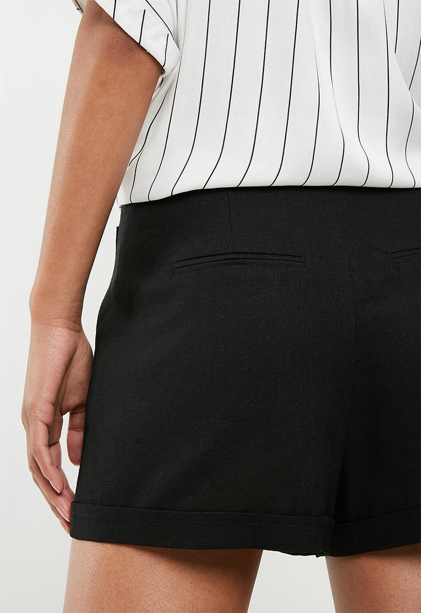 Superbalist - Short with laid on pocket - black