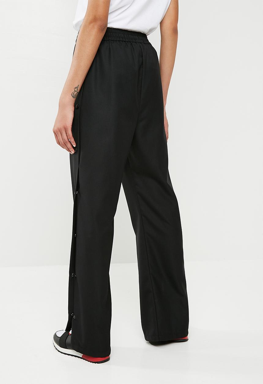 Superbalist - Long leg pant with popper detail - black
