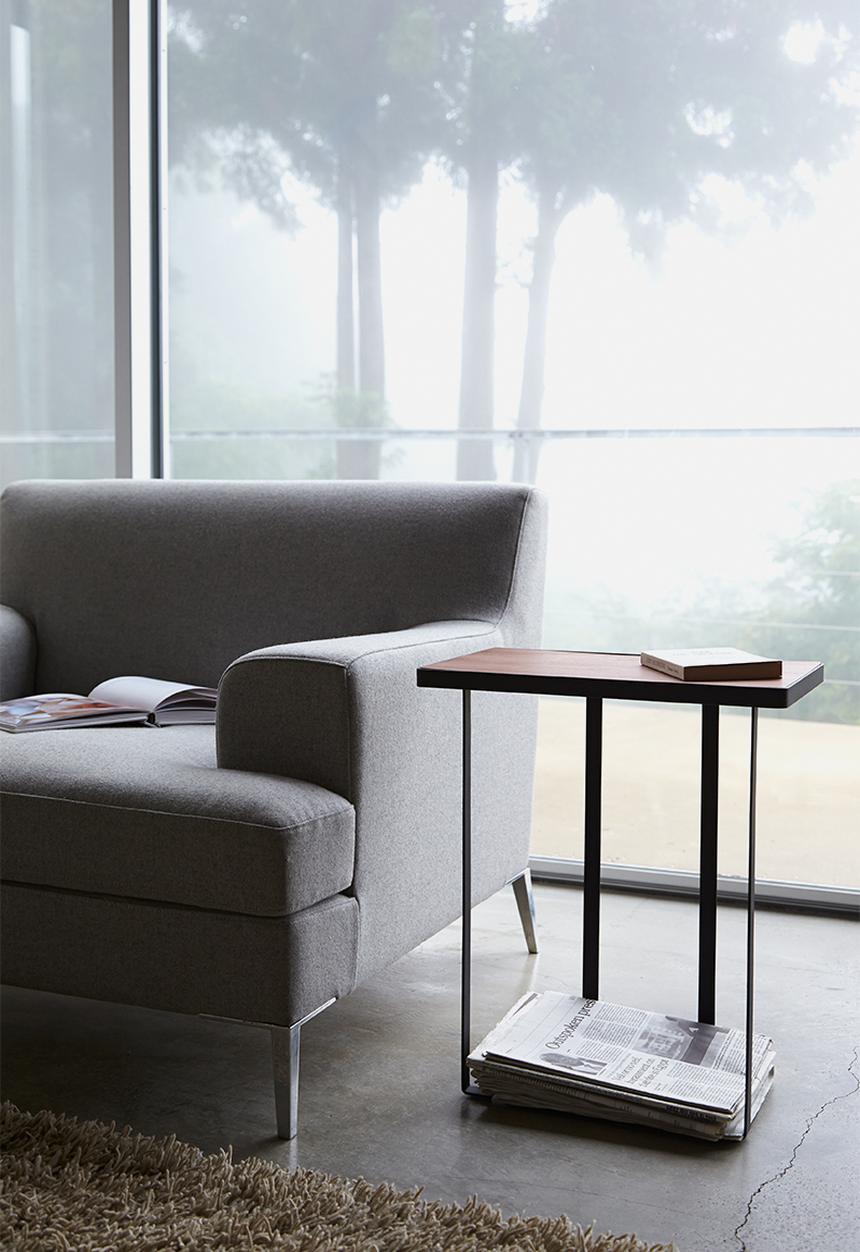 Yamazaki - Tower magazine rack with table - black