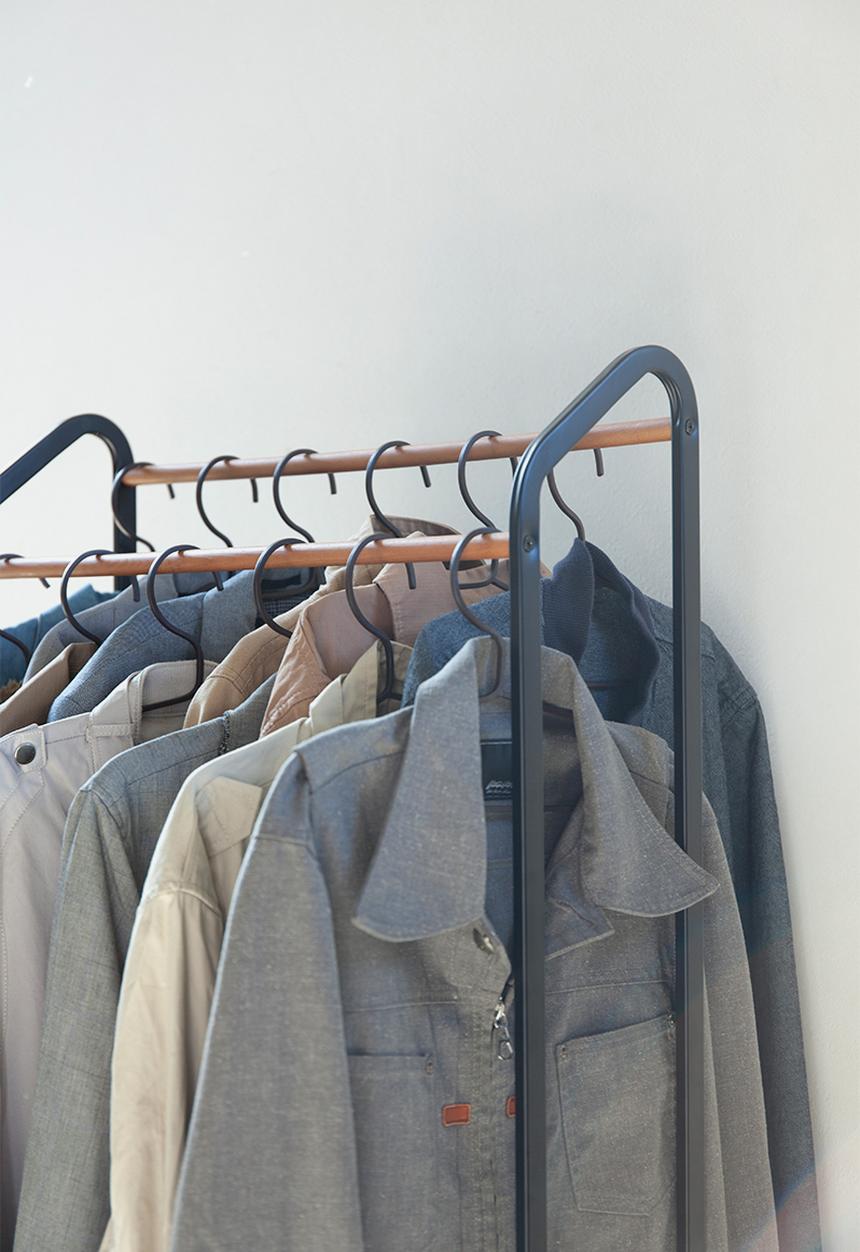 Yamazaki - Tower coat rack with caster - black