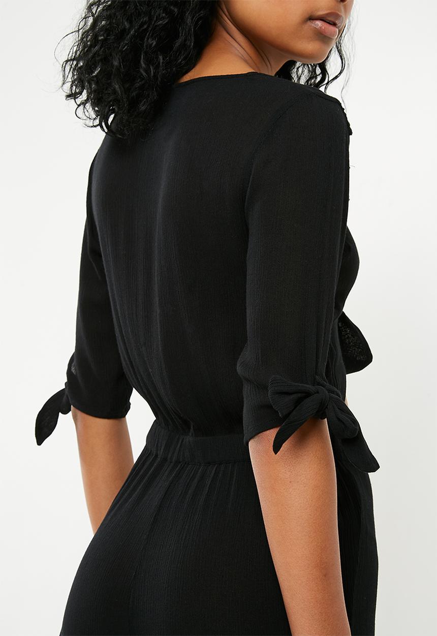 New Look - 3/4 sleeve tie front playsuit - black 