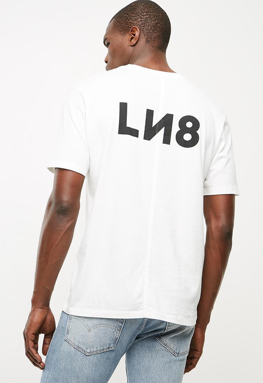 Levi’s® - L8 printed tee - white - black