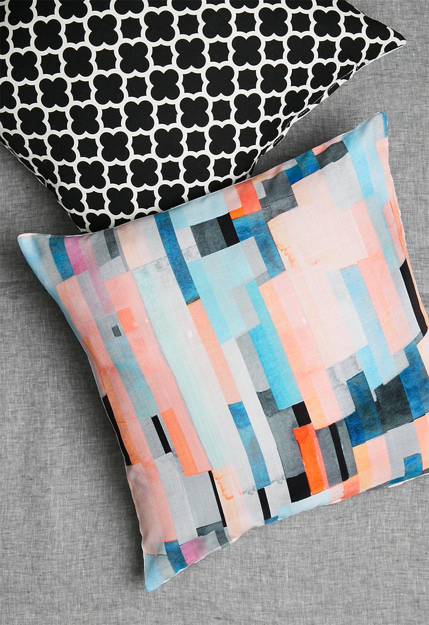 Grey Gardens - Coral cushion cover - pastel multi