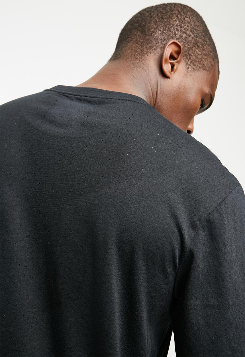 Nike - NSW tech short sleeve tee - black