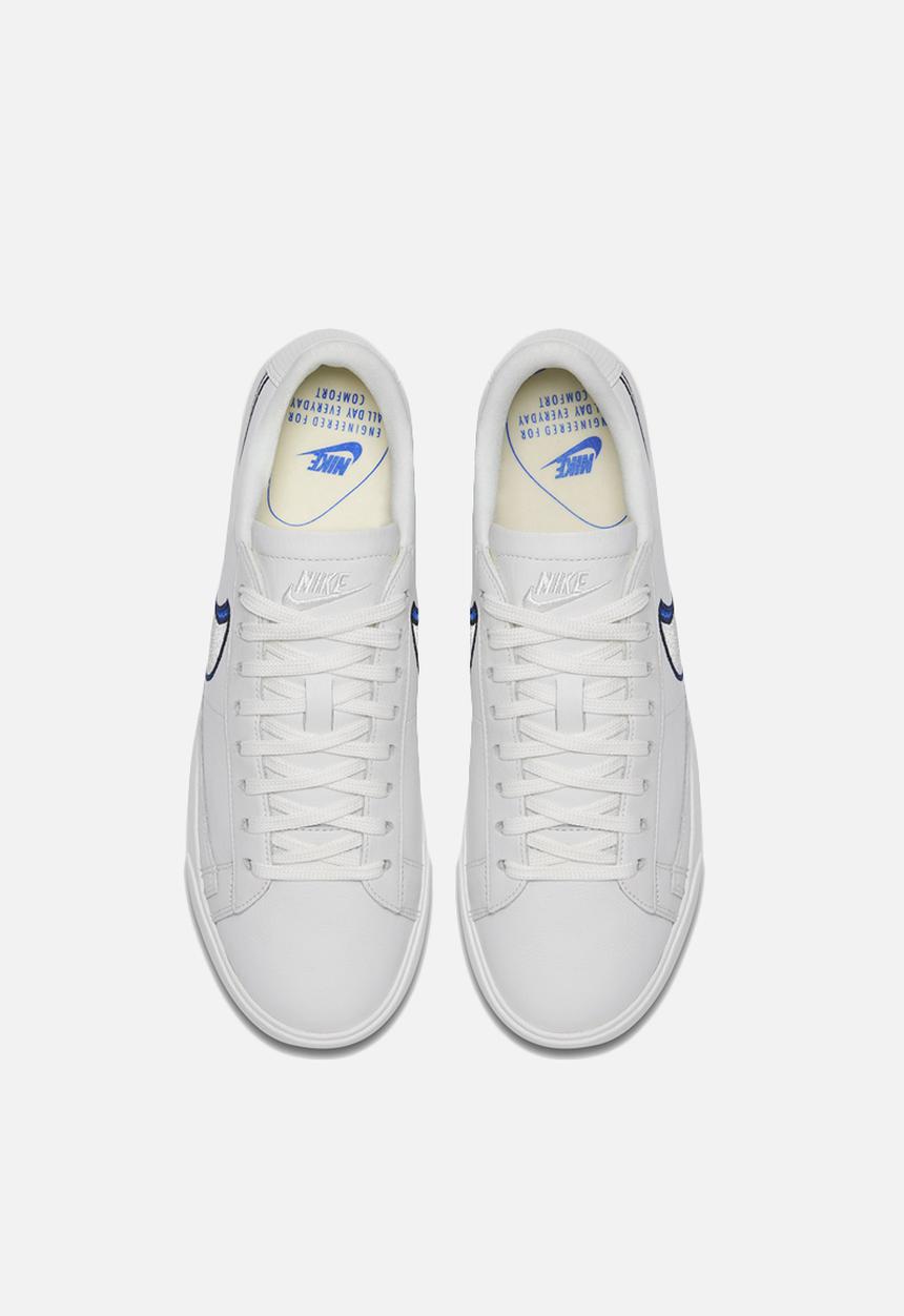 Nike -  Nike Blazer Low LX - Summit White / Oracle Pink