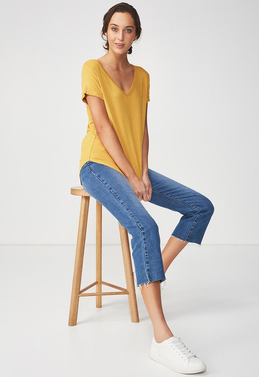 Cotton On - Karly summer short sleeve v-neck top - mustard