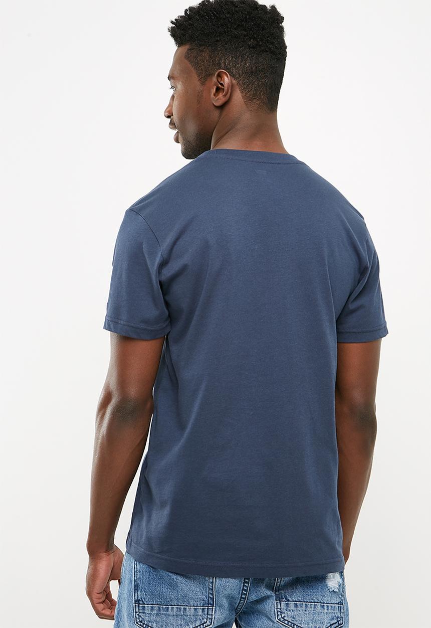 Levi’s® - Classic colour block tee - navy & white