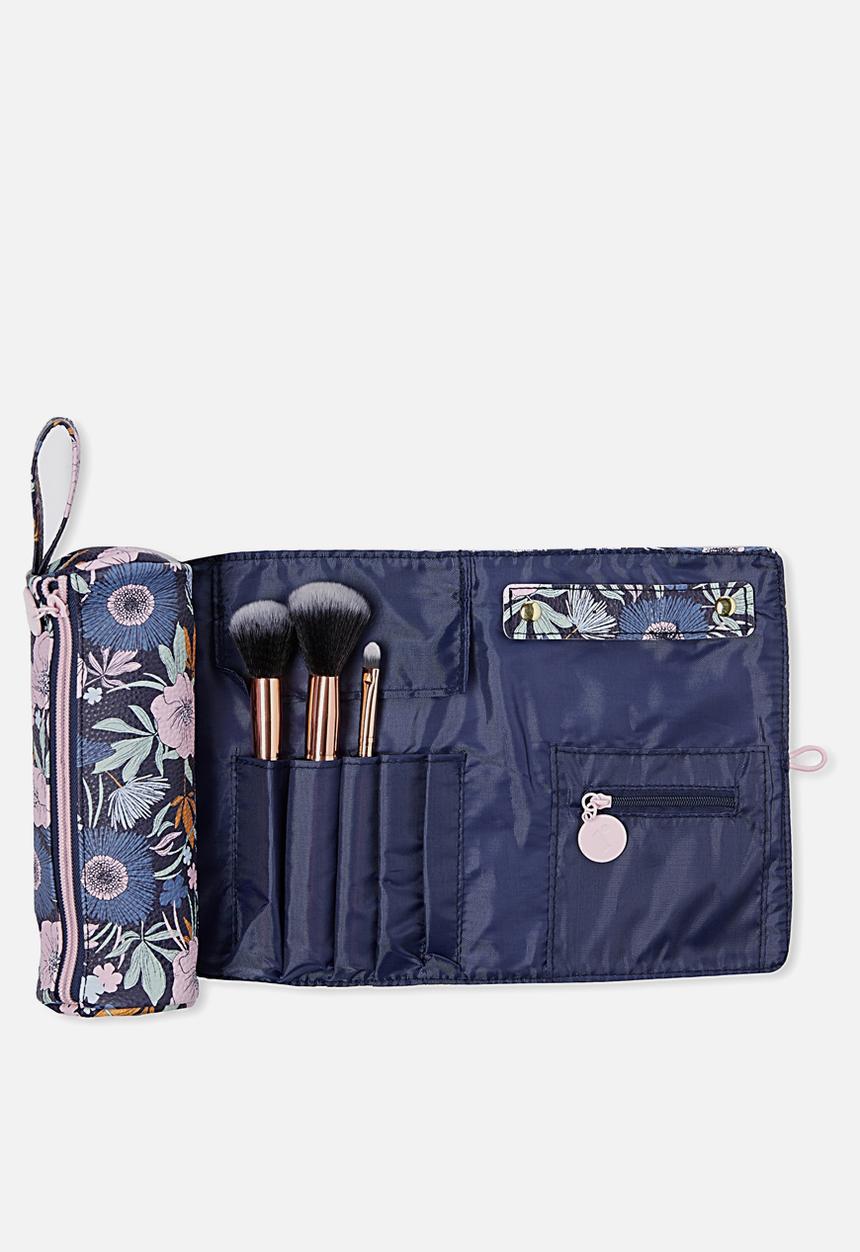 Cotton On - Roll up brush cos case - wild floral blue