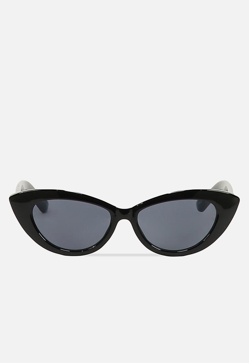 Cotton On - Delilah cat eye sunglasses - black