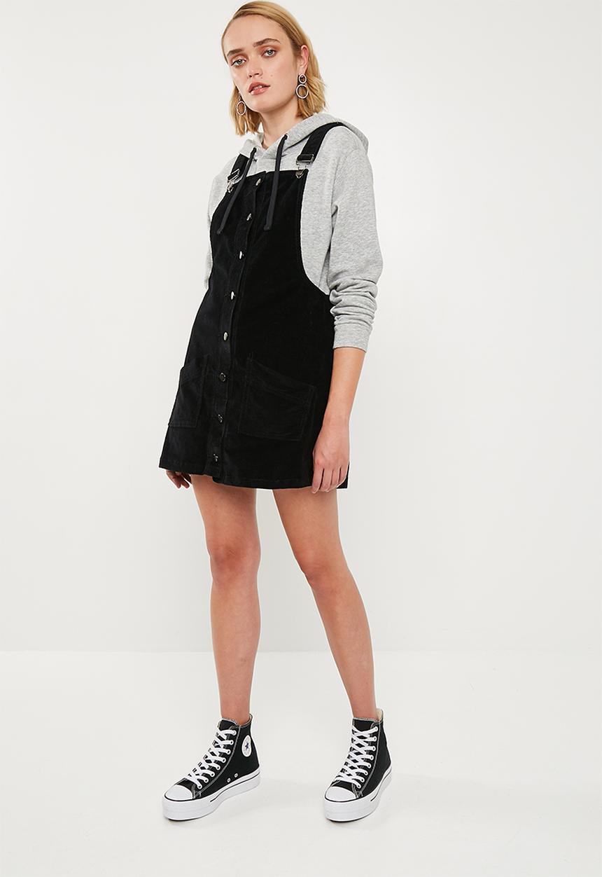 Superbalist - Button through corduroy pinafore dress - black