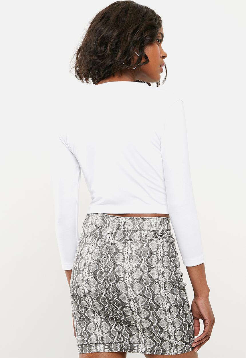 Missguided - Button front long sleeve crop top - white