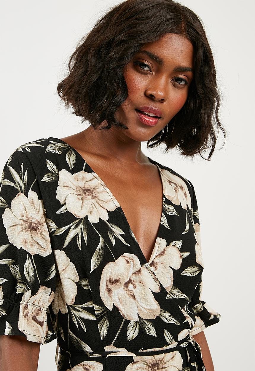 Missguided - Crepe floral wrap over mini dress - multi