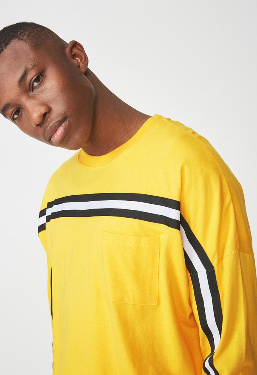 Cotton On - Drop shoulder long sleeve tee - yellow & black