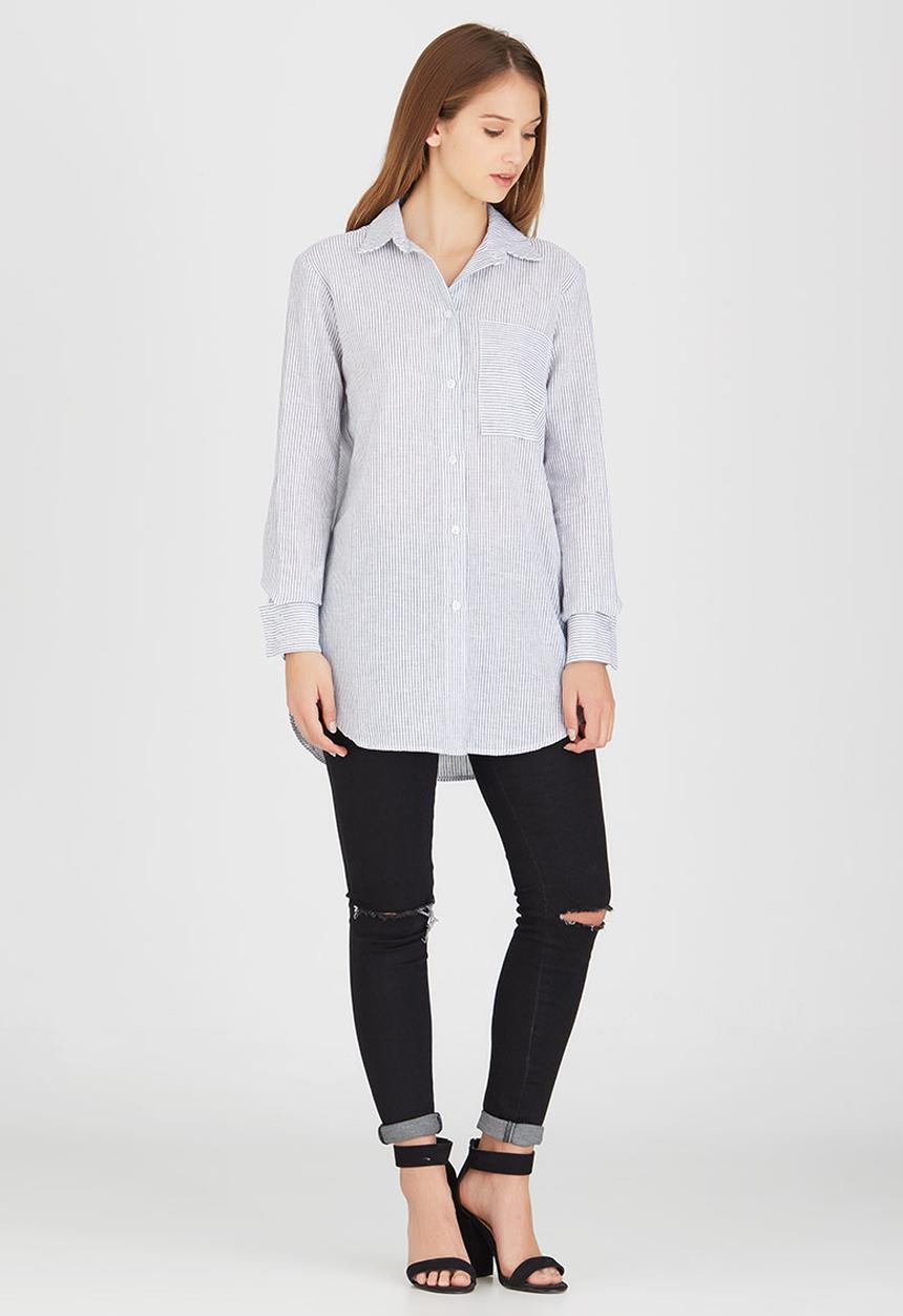 STYLE REPUBLIC - Longer Length Shirt Blue and White
