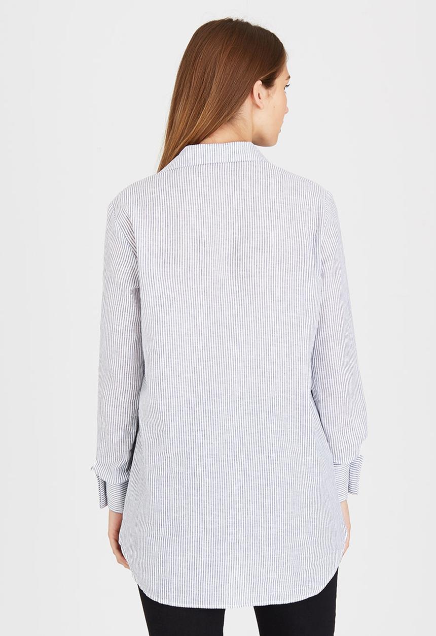 STYLE REPUBLIC - Longer Length Shirt Blue and White
