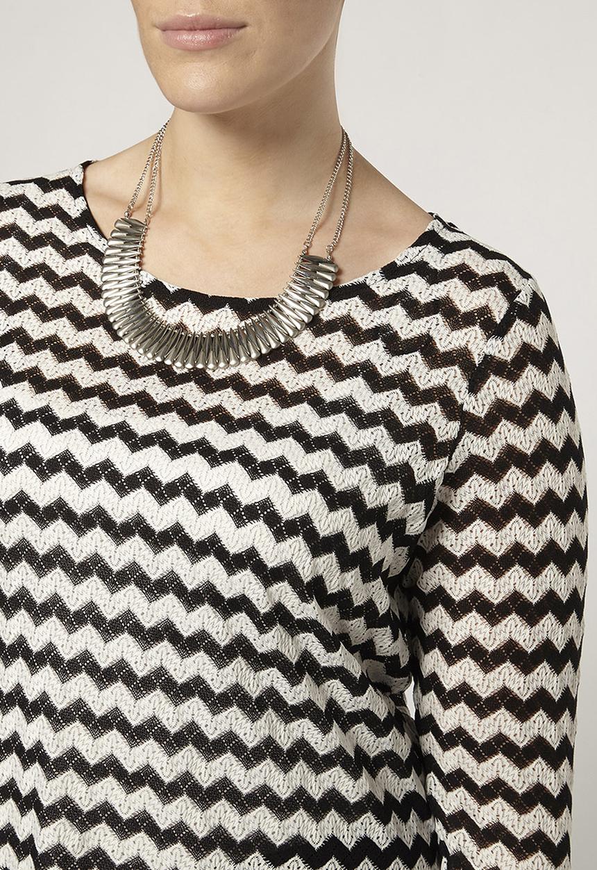 EVANS - Zig-zag Knitted Top Black and White