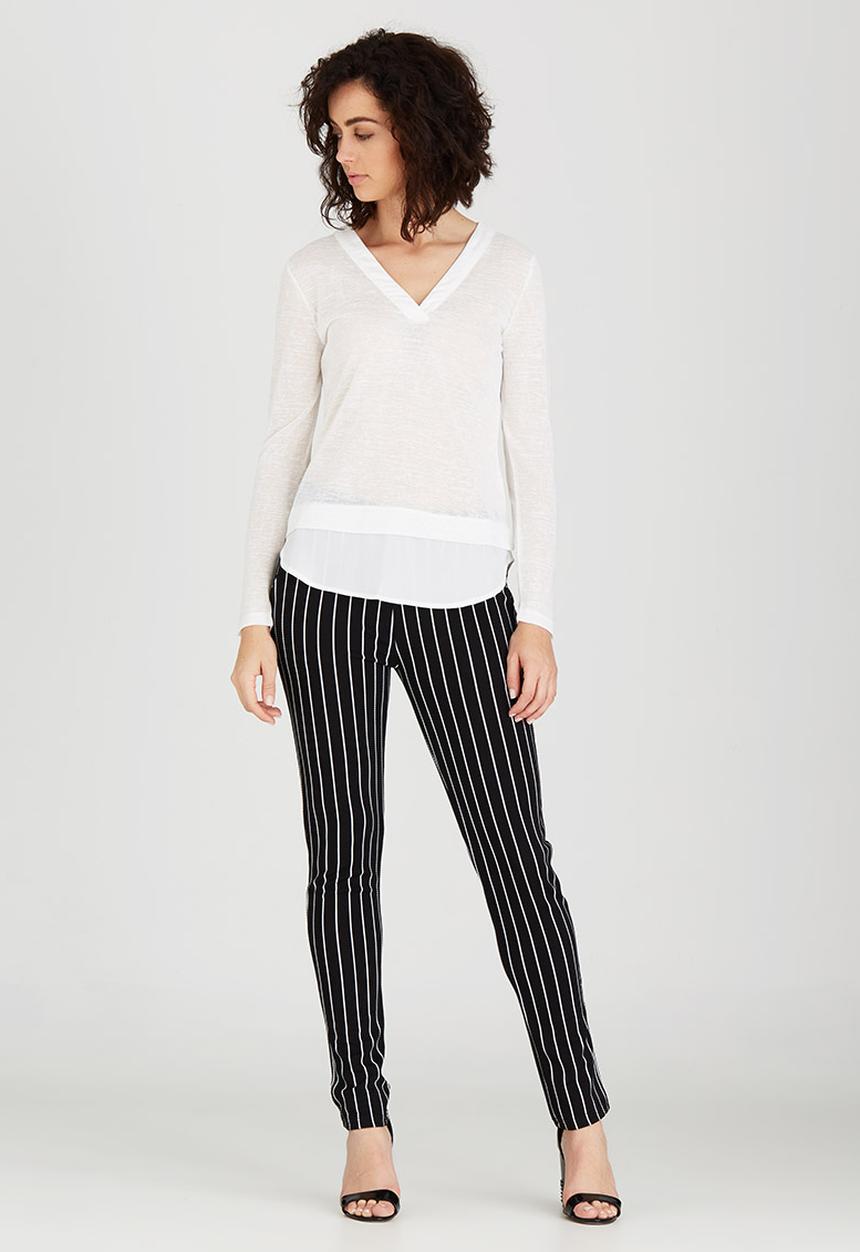 Revenge - V-neck 2-in-1 Top Milk