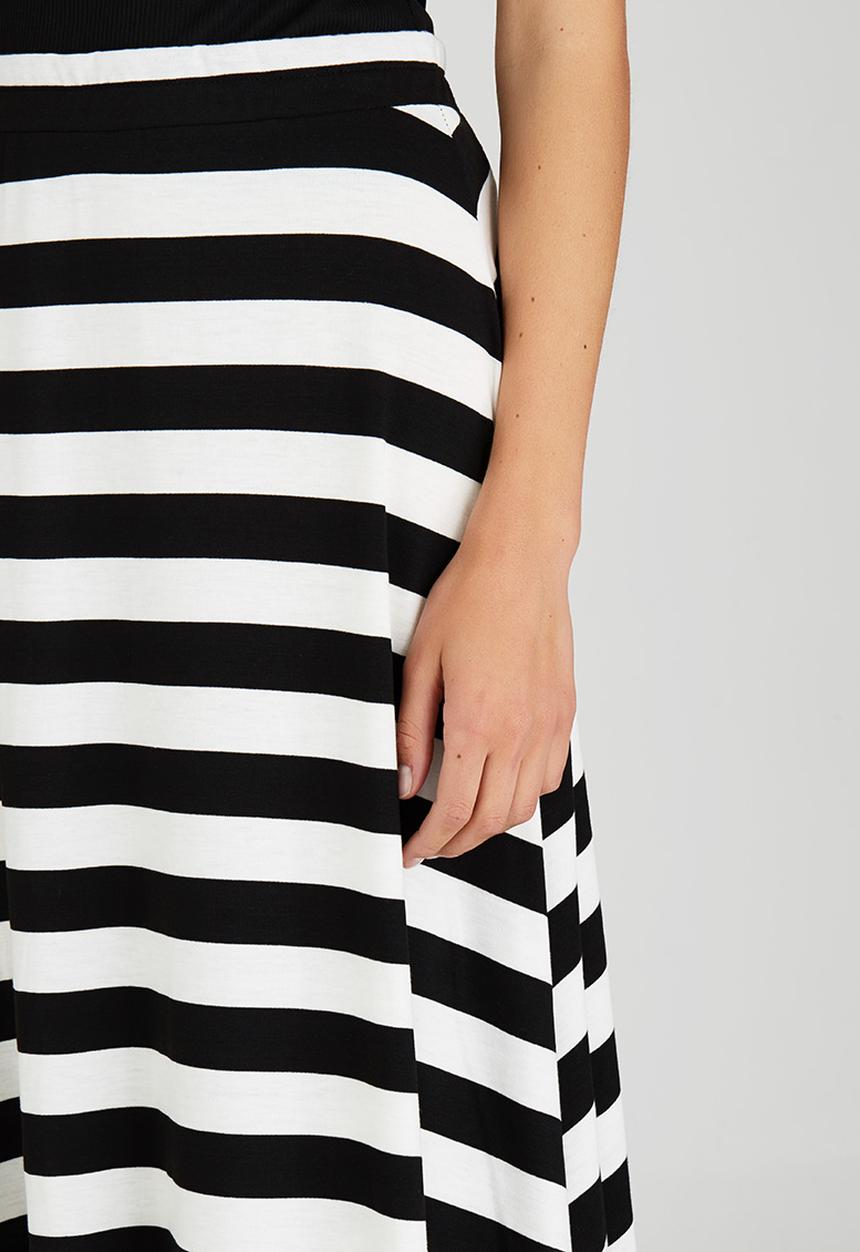 edit - Maxi Fit and Flare Skirt Black and White