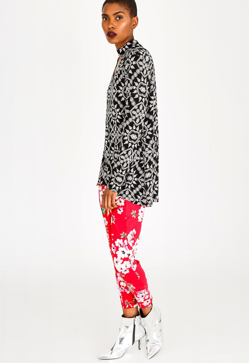 Slick - Estella Keyhole Top Black and White