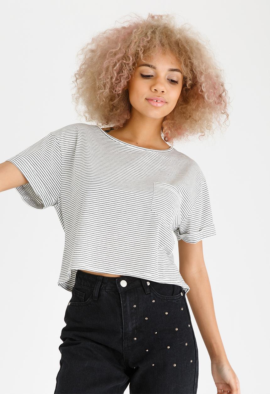 c(inch) - Boxy Cropped T-shirt Black and White