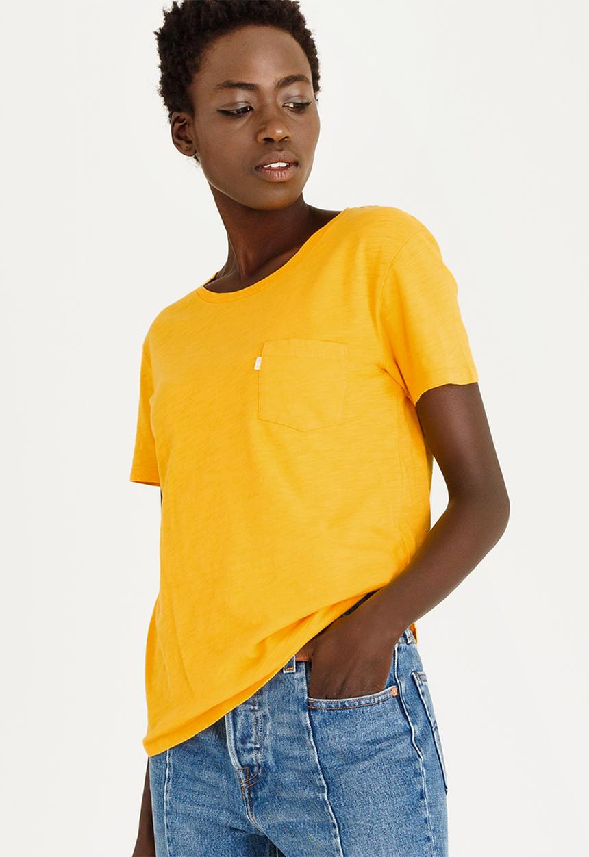 Levi’s® - Perfect Pocket Crew T-shirt Yellow
