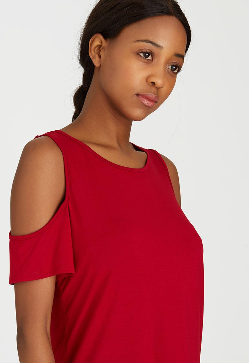 c(inch) - Cold Shoulder T-Shirt Dark Red