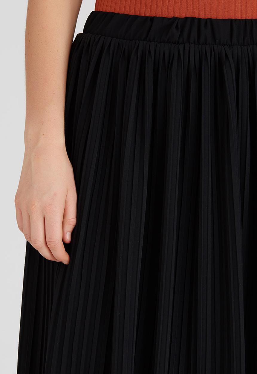 STYLE REPUBLIC - Volume Pleated Maxi Skirt Black