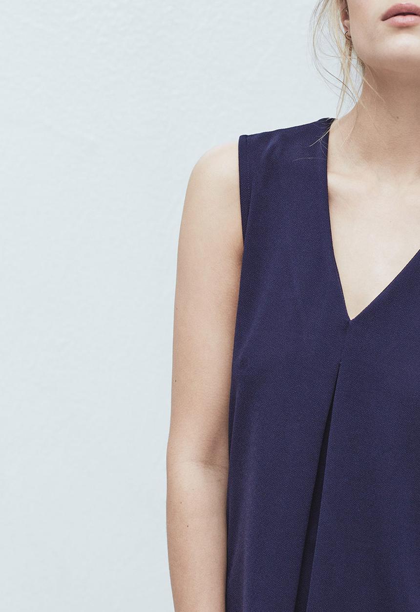 MANGO - Flowy Textured Top Navy