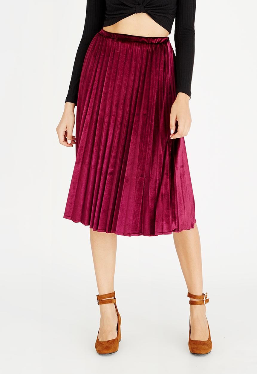 STYLE REPUBLIC - Pleated Velvet Skirt Dark Red